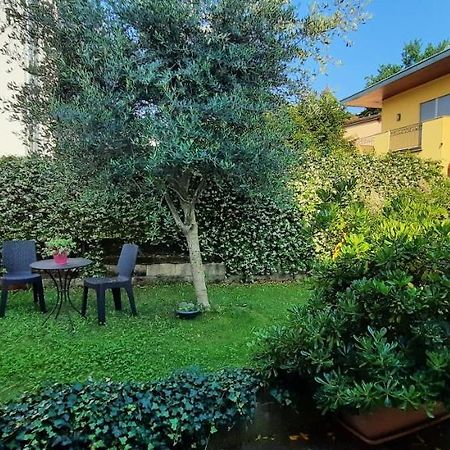 #10Ilnumeroperfetto, Independent Entrance, Private Parking & Garten Morbio Inferiore Экстерьер фото